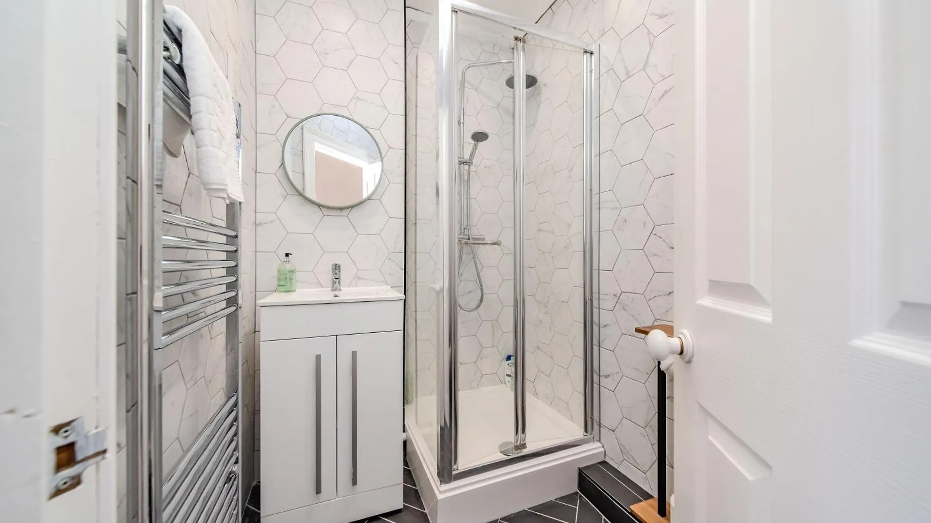 Elegant 1 Bedroom Flat Near Brighton Pier And Lively Kemptown Appartamento