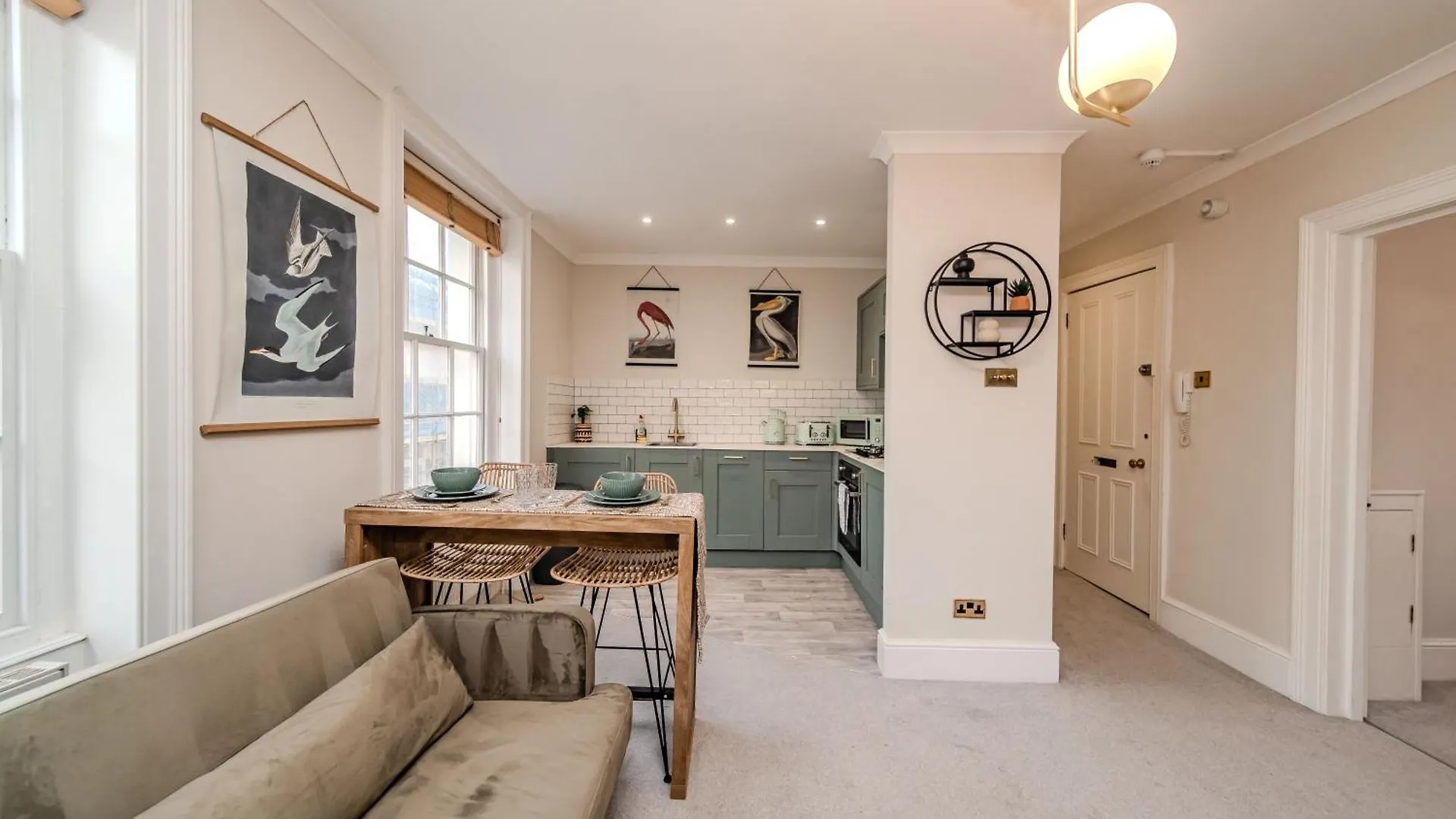Elegant 1 Bedroom Flat Near Brighton Pier And Lively Kemptown